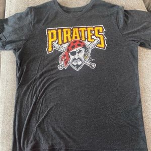 Pittsburg pirates T shirt size 2XL